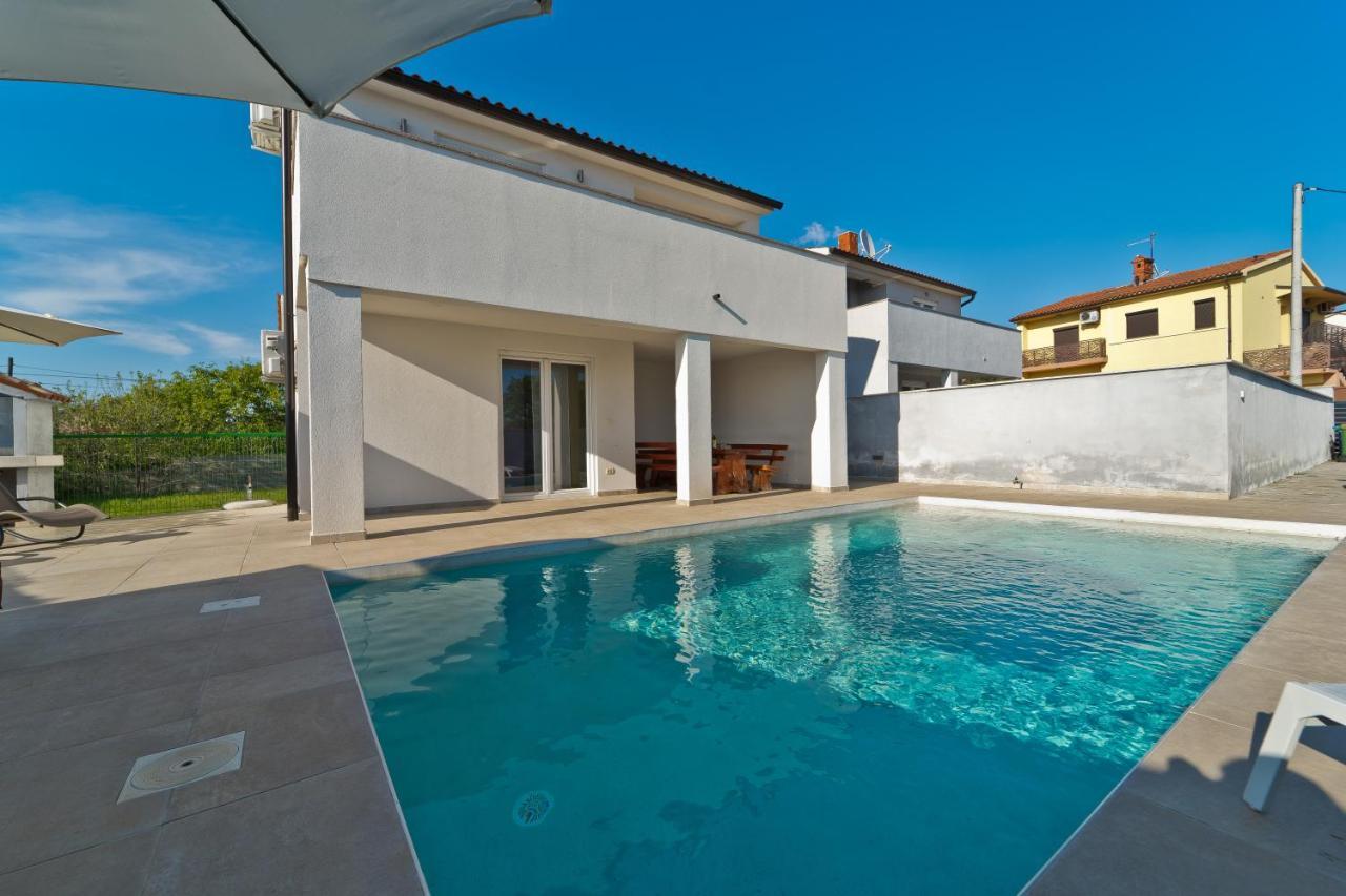 Villa Luka With Private Pool Near Pula Luaran gambar