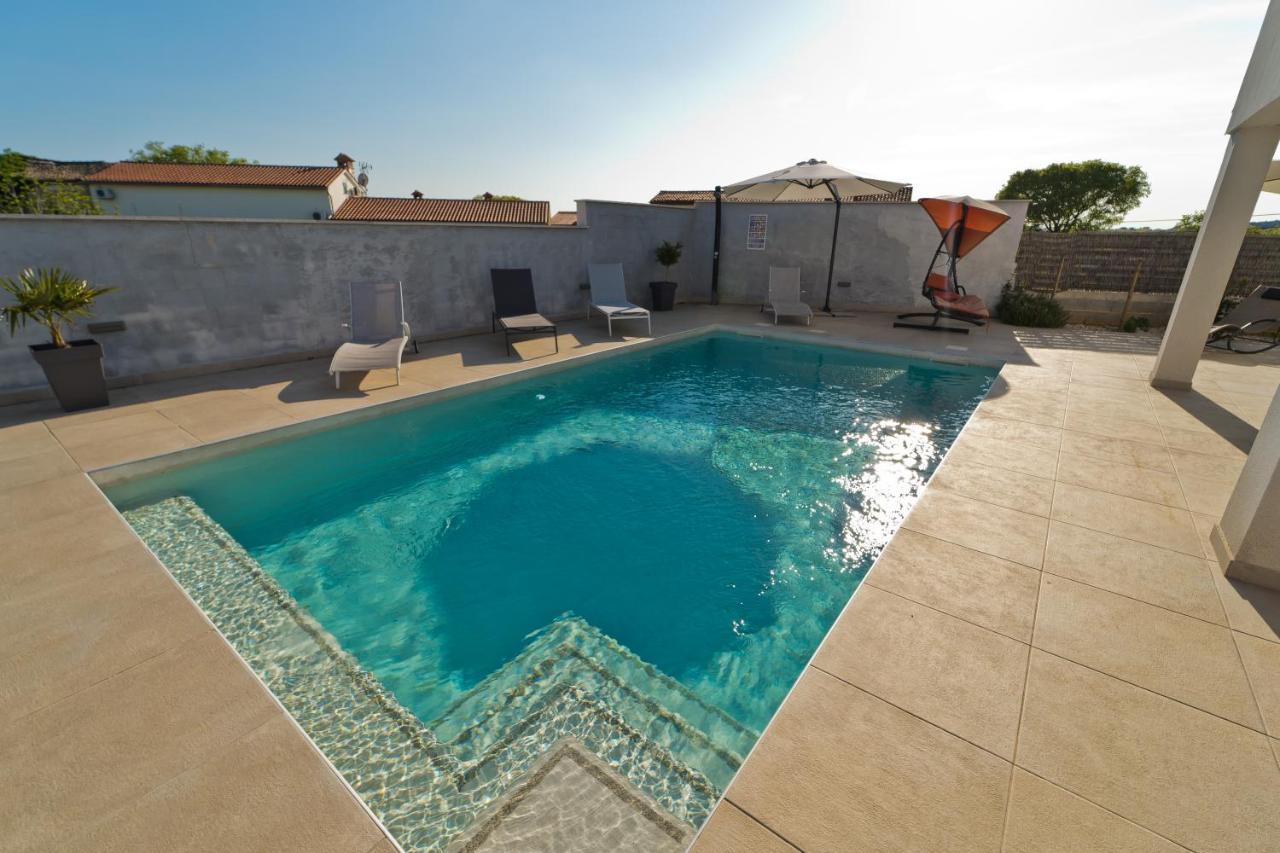 Villa Luka With Private Pool Near Pula Luaran gambar