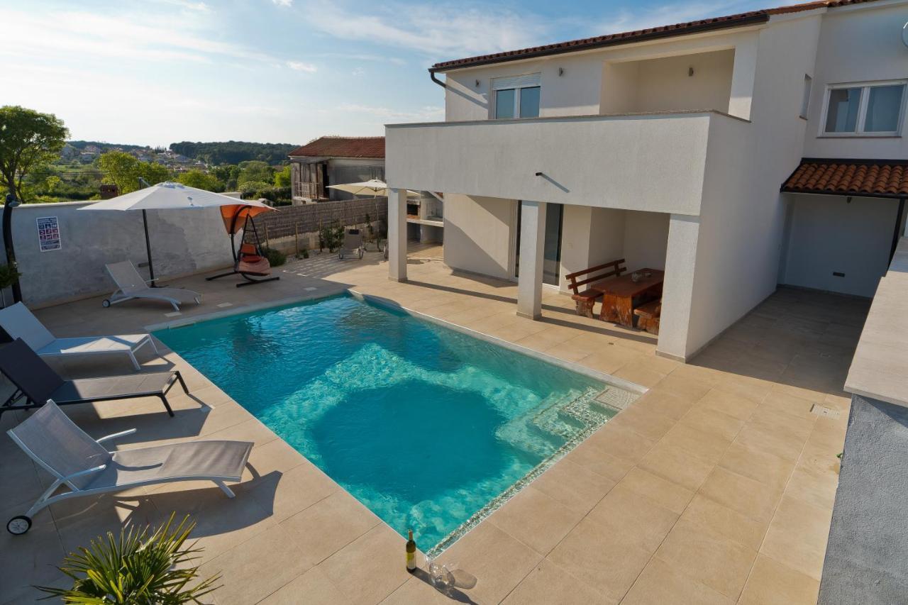 Villa Luka With Private Pool Near Pula Luaran gambar
