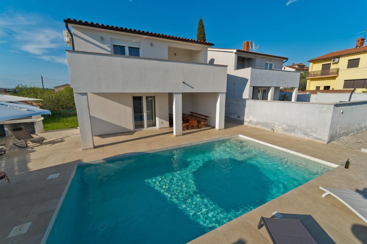 Villa Luka With Private Pool Near Pula Luaran gambar